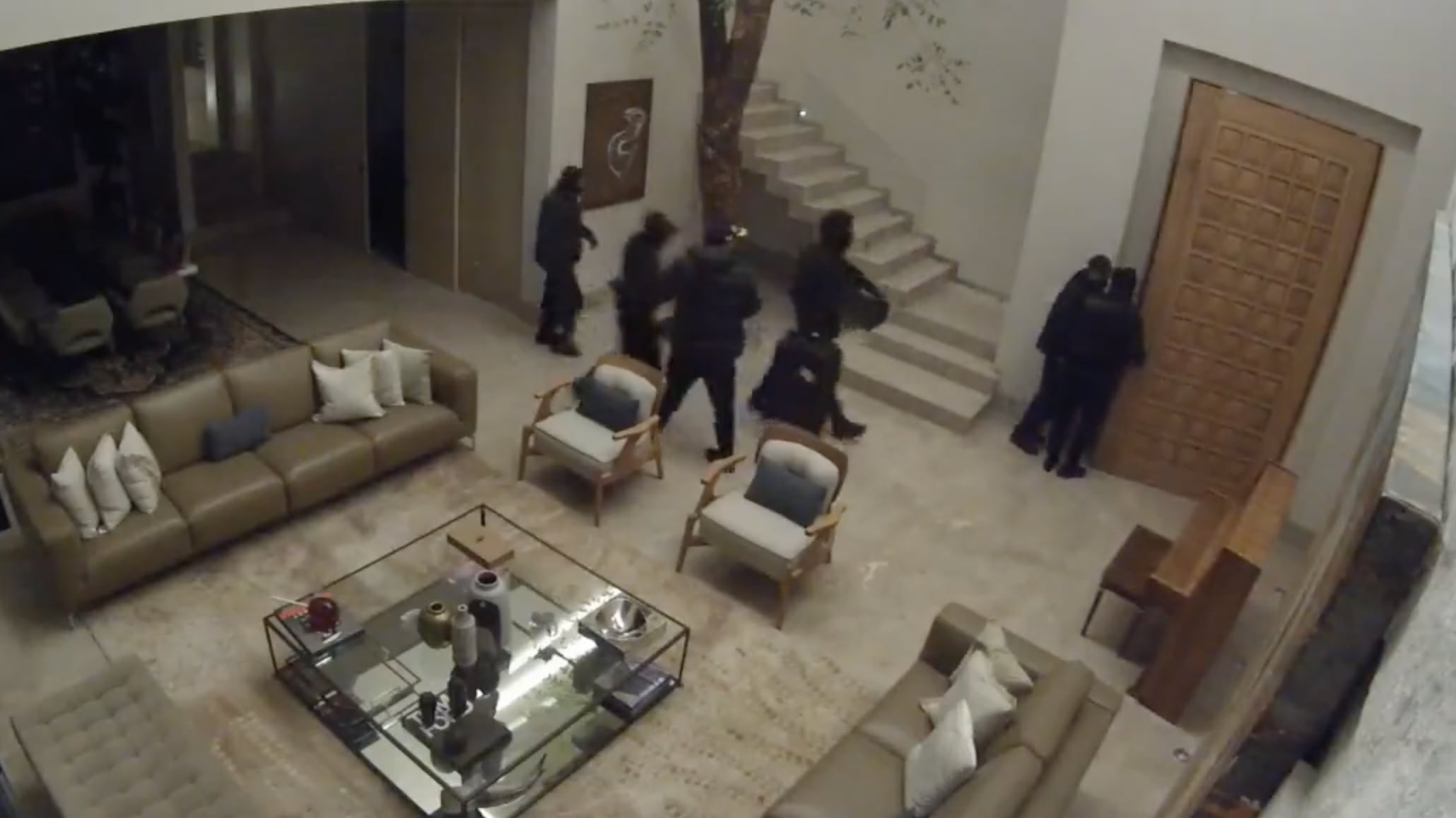 Un grupo de 7 ladrones entraron a robar en residencial de Puebla