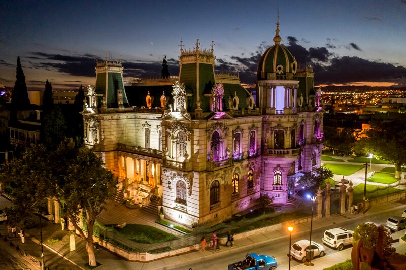 Julio Chávez Ventura, director del Fideicomiso para la Promoción Turística de Chihuahua nos habla de los atractivos turísticos que mostrarán este año en esta feria turística