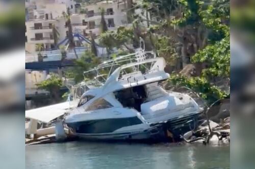 Acapulco tiene yates y barcos varados tras el paso del huracán Otis hace algunos meses 