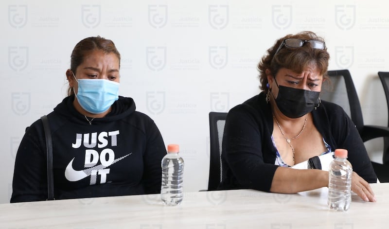 Reencuentro madre e hija en la Fiscalía capitalina. Foto: FGJ CDMX