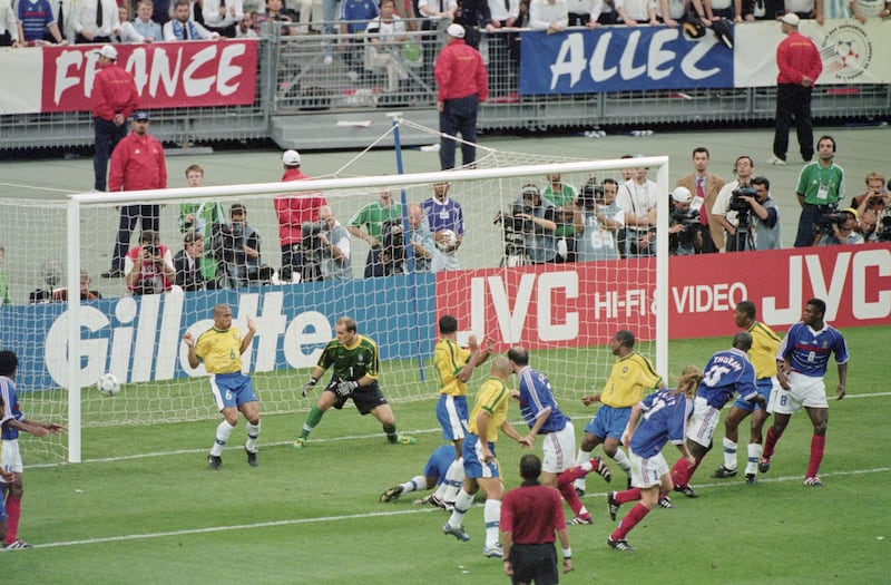 Francia fue la cuarta selección en levantar la Copa del Mundo en casa, por detrás de Uruguay, Inglaterra y Argentina