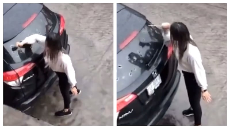 En Tepic una mujer destruye el coche de su pareja por supuesta infidelidad