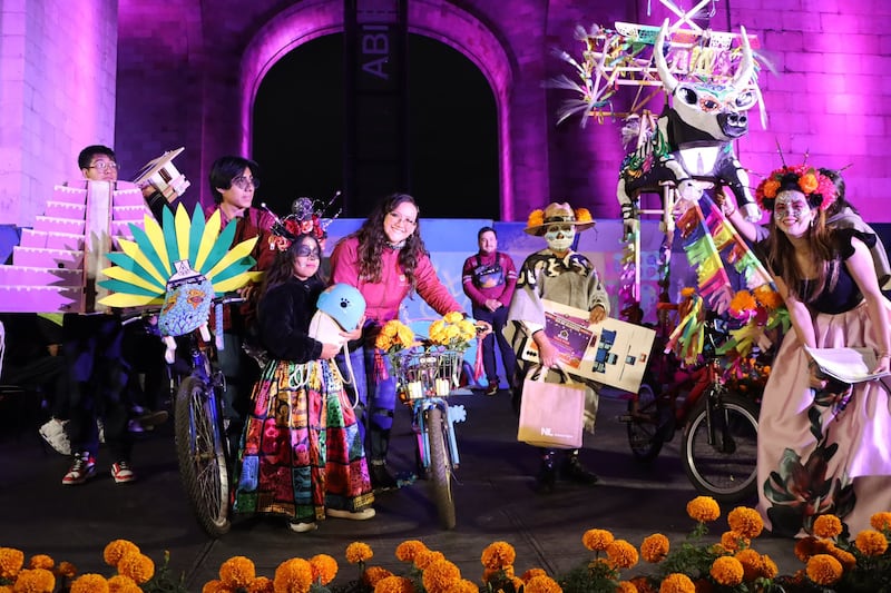 Paseo Nocturno Día de Muertos CDMX: Fotos de los mejores disfraces de la noche