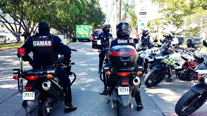 Autoridades piden a la población que si son víctimas de un choque y perciben algo raro, se reporte de inmediato a la policía.