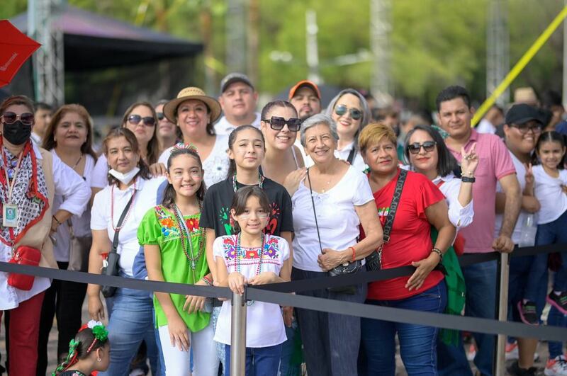 Familias enteras se dieron cita en las calles de Monterrey después de dos años de pandemia.