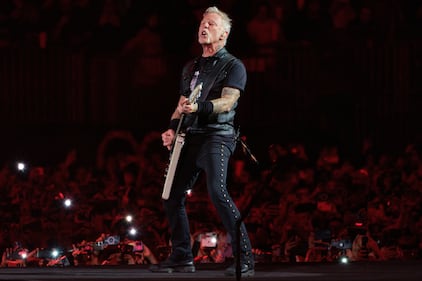 Luego de esperar casi siete años, Metallica regresó a México para reencontrarse con sus fanáticos en el recién inaugurado Estadio GNP Seguros de la Ciudad de México, el cual fue testigo de una noche legendaria, en donde la agrupación realizó un recorrido por algunas de las etapas que marcaron su carrera a través de discos como ‘Master of Puppets’ y ‘Ride the Lightning’.