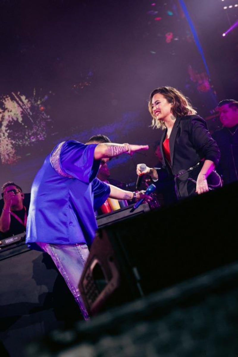 La cantante sorprendió a su fans.