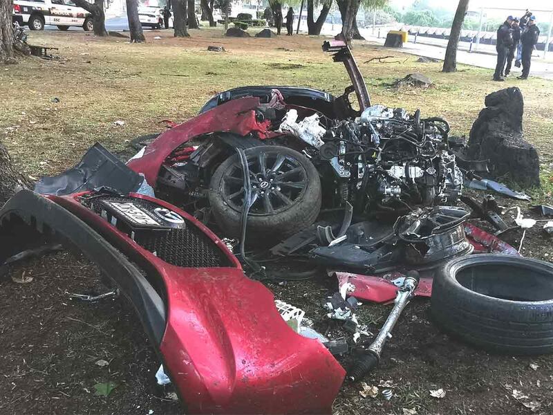 hombre-muere-tras-estrellar-su-auto-en-CU