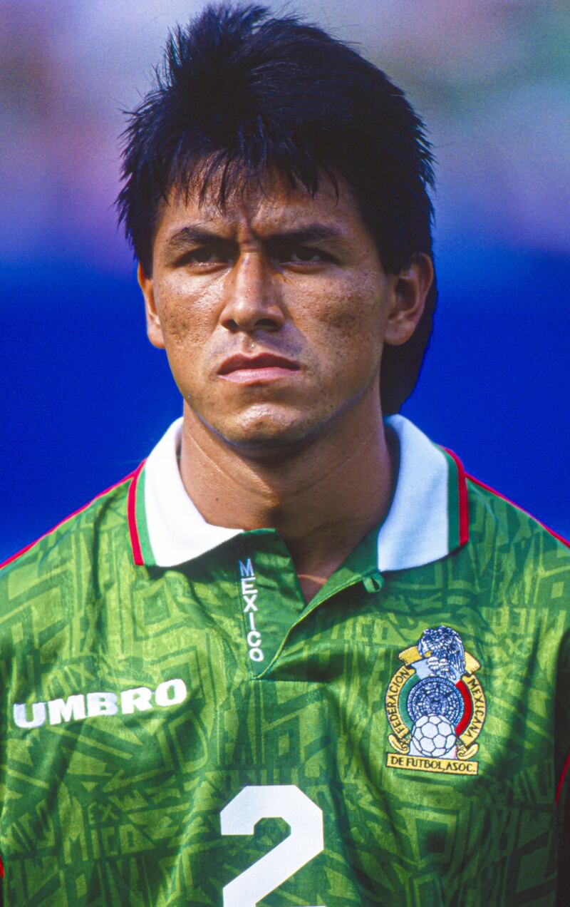 Claudio Suarez durante el partido México vs Bulgaria, partido de los octavos de Final en el Mundial de Estados Unidos 1994.
