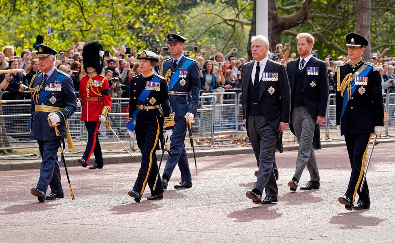 Reina sale por última vez de Palacio de Buckingham