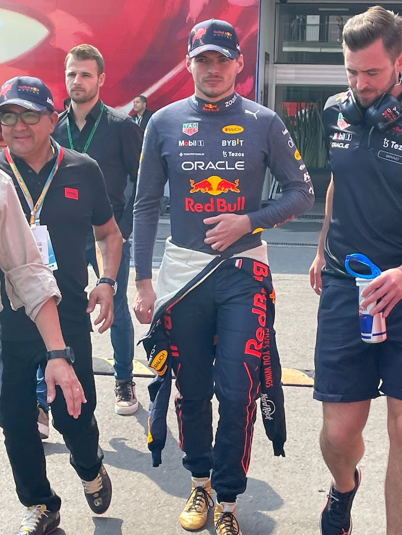 Día 2 GP de México: Llegada de Max Verstappen.