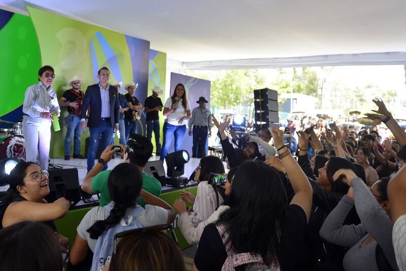 María Lilia Cedillo Ramírez da bienvenida a alumnos de nuevo ingreso