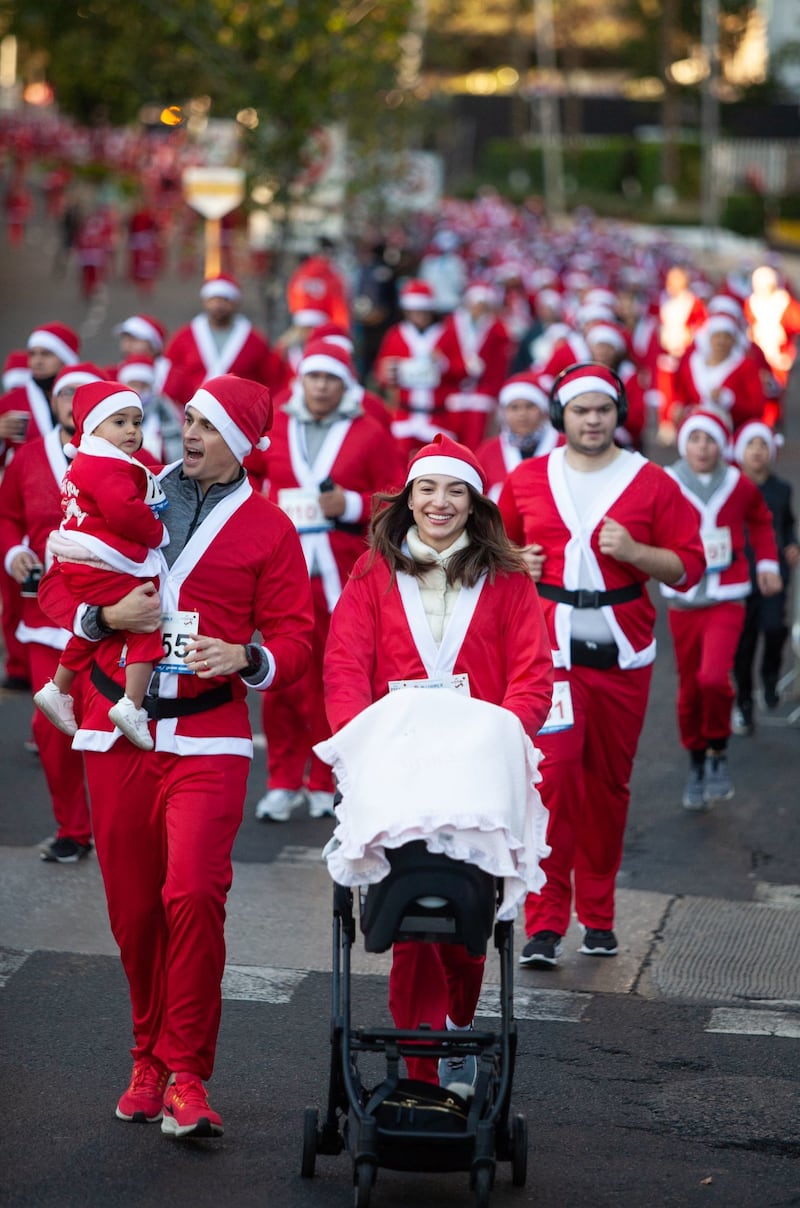 The Santa Run 2024: Las mejores fotos de la carrera de Santa Claus en CDMX; revive la magia navideña