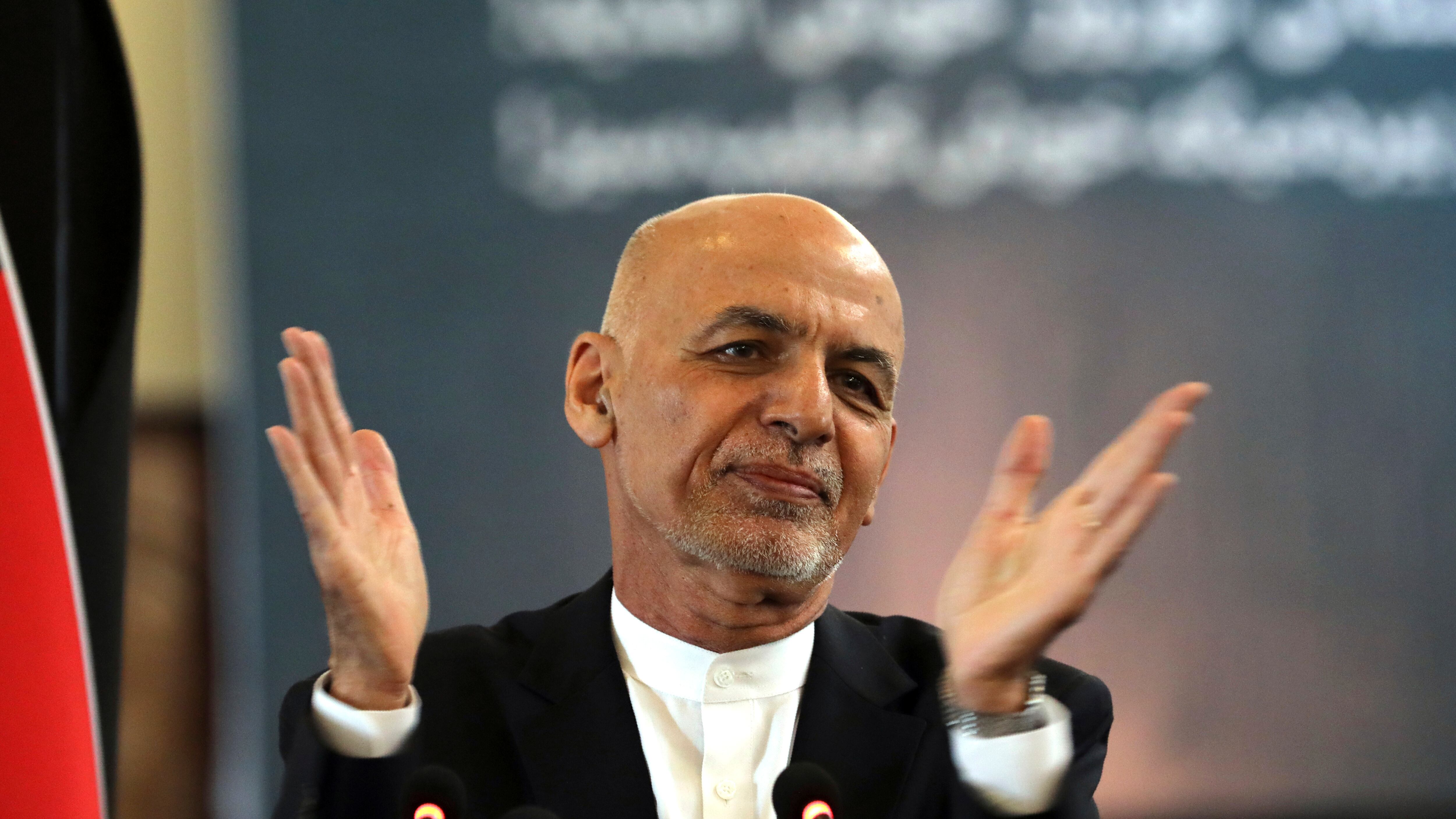 Afganistán: Presidente escapó con cargado de dinero