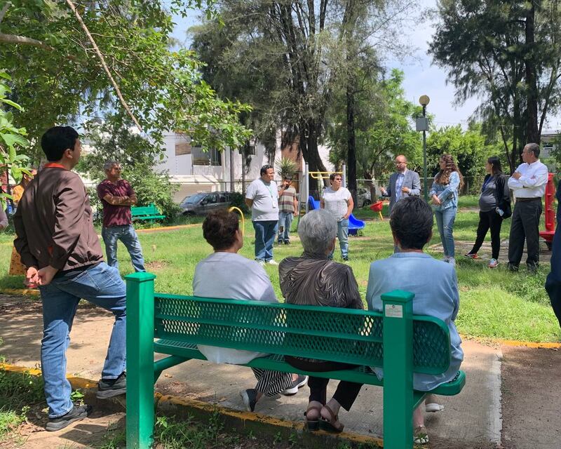 Los vecinos han tenido reuniones para exigir que no se privatice su espacio deportivo.