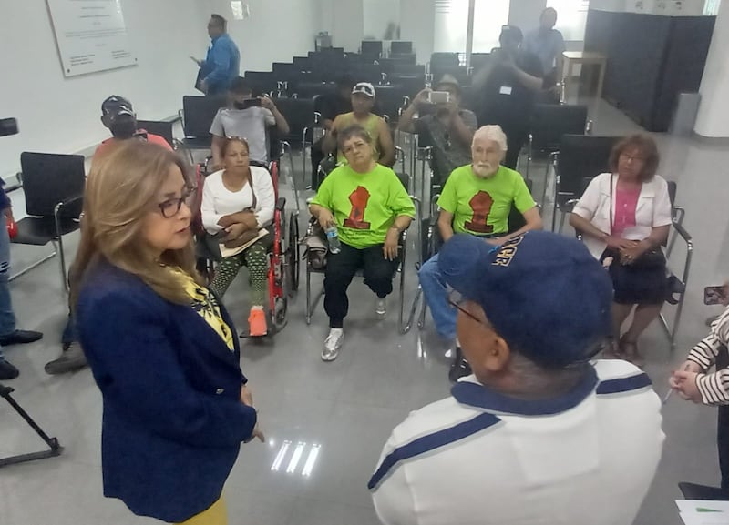 Susana Méndez Arellano, presidenta de la Comisión Estatal, recibió a integrantes de la Alianza.