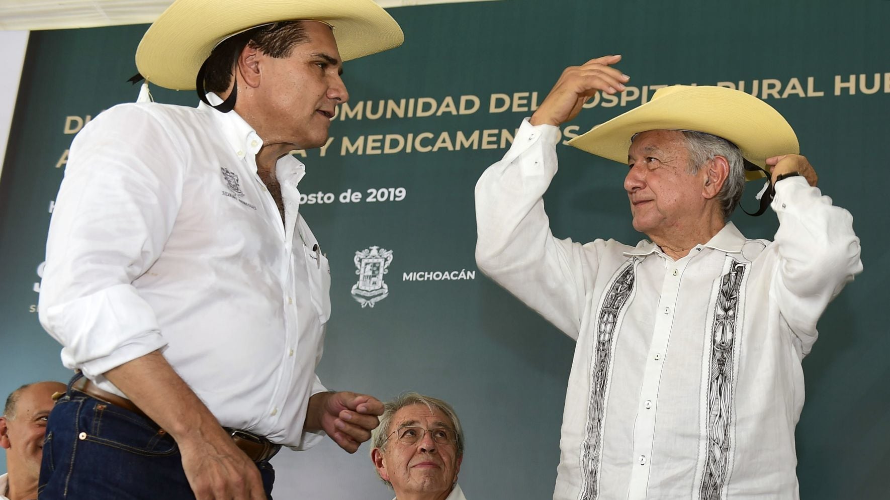Silvano Aureoles y el presidente López Obrador, en 2019