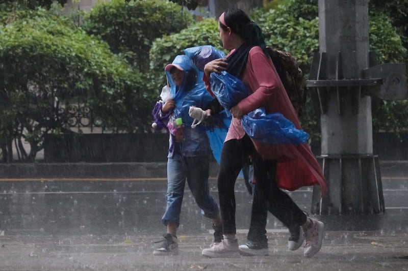 Lluvia intensa en CDMX desata caos y movilización de servicios de emergencia