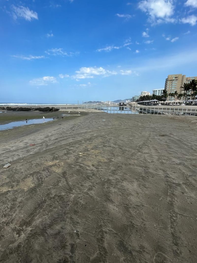 Acapulco denuncia obras de drenaje contaminan playas