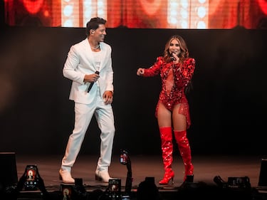 Sin importar las fallas técnicas y convencidos por el apoyo del público, María León y Yahir presentaron su primer show en conjunto en el Teatro Metropólitan, mismo en el que complacieron a todos los asistentes con temas que han marcado sus carreras en solitario, así como también con sus colaboraciones.