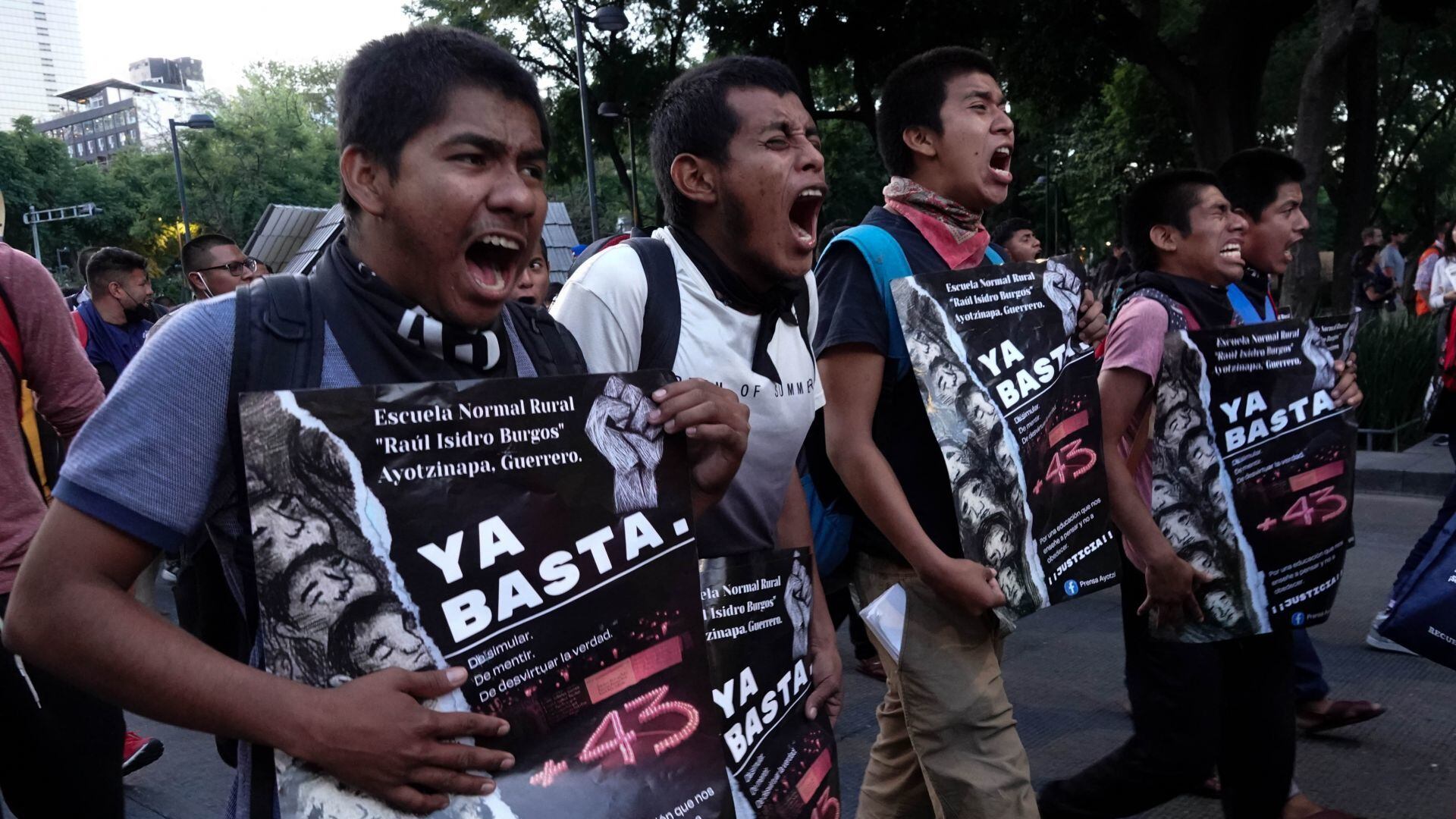 A 9 años de la desaparición de normalistas de Ayotzinapa, continúa reclamo de justicia