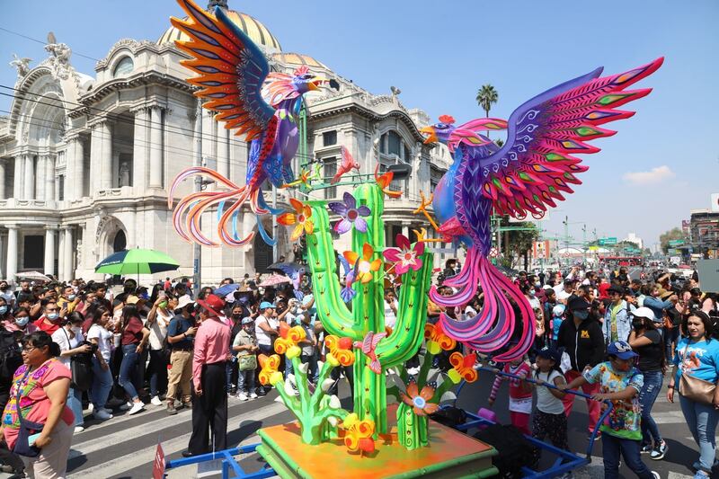 Se llevó a cabo el 14vo desfile y concurso de alebrijes monumentales del Museo de Arte Popular en las principales calles de la Ciudad de México.