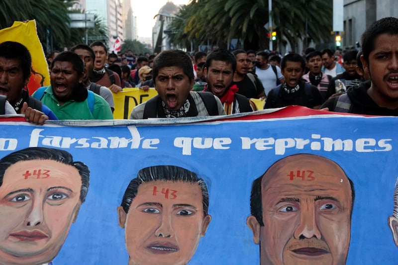 A 9 años de la desaparición de normalistas de Ayotzinapa, continúa reclamo de justicia