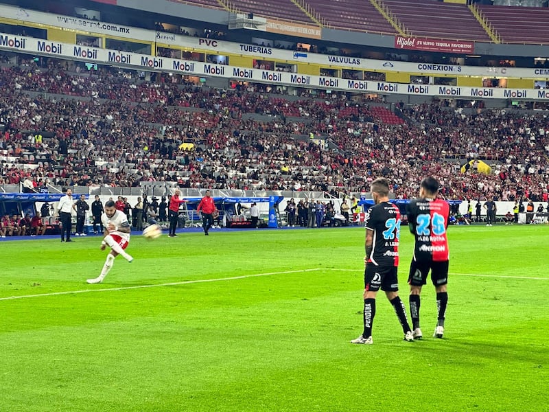 El partido terminó con un justo 3 a 3 que permitió que los ánimos no se caldearan.