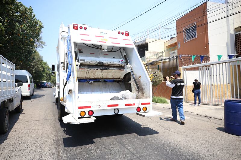 Se insta a la ciudadanía a reportar la falta de recolección domiciliaria, en sus colonias o de cualquier otro servicio público, a través de la Línea 070 o mediante GuaZap al 33-3610-1010.