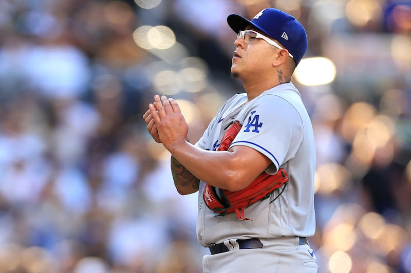 Julio Urías se encuentra suspendido por los Dodgers