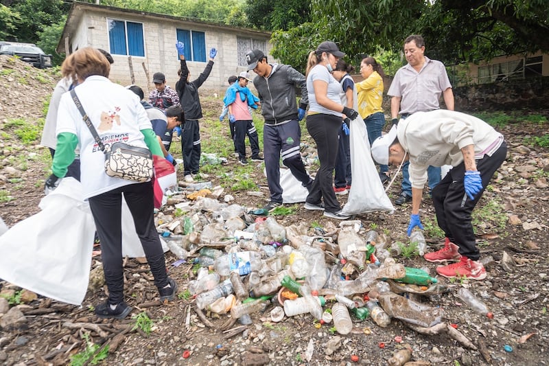 Delfina Gómez retira basura equivalente a 39 campos de futbol en Primera Jornada “Limpiemos Nuestro EdoMéx”