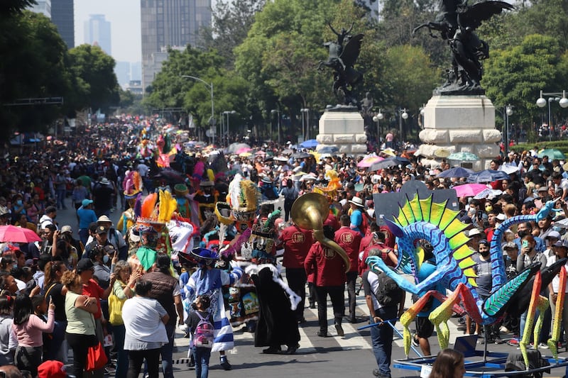 Se llevó a cabo el 14vo desfile y concurso de alebrijes monumentales del Museo de Arte Popular en las principales calles de la Ciudad de México.