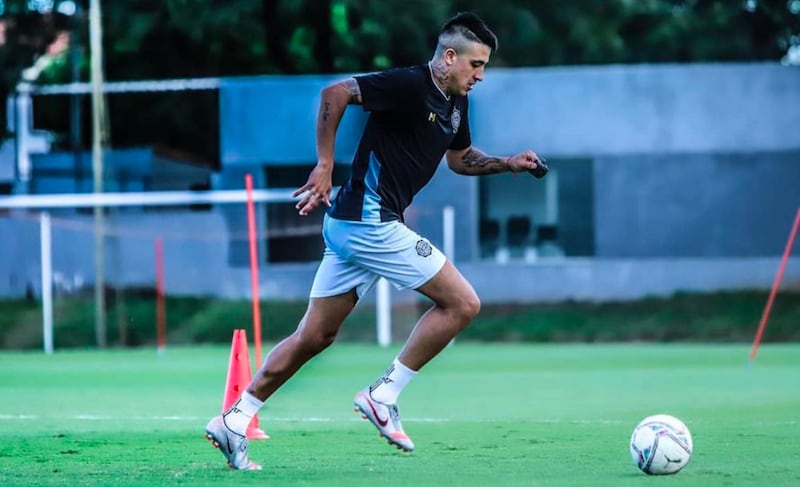 Robert Ergas firmó con tres años con Pumas.