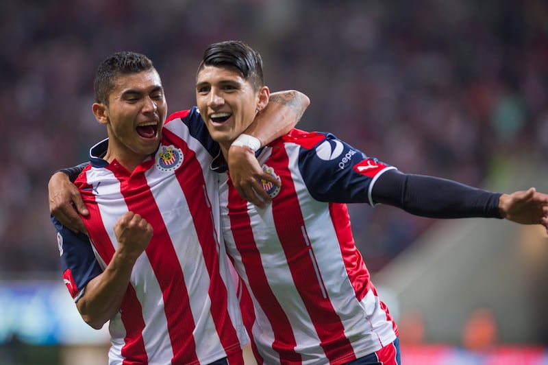 Orbelín Pineda y Alan Pulido fueron campeones con Chivas en el Clausura 2017.