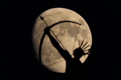 Superluna de octubre deslumbra al mundo