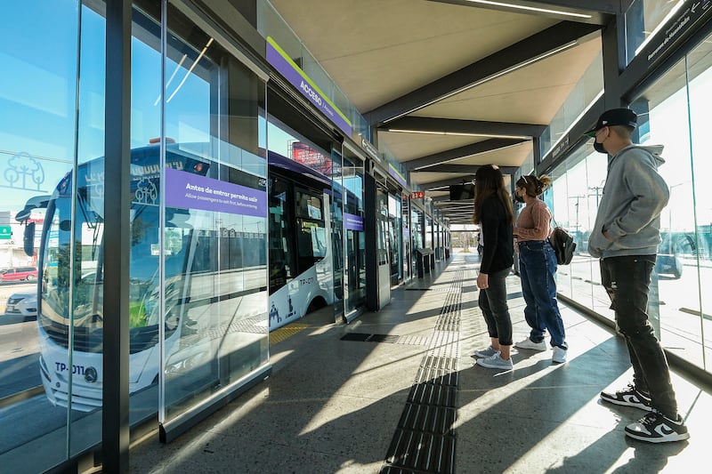 Autoridades lamentaron que algunas estaciones ya hayan sido afectadas por el vandalismo.