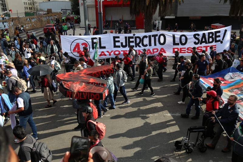 Marcha por los 8 años de Ayotzinapa