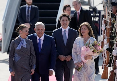 Arribo del primer ministro de Canada, Justin Trudeau y su esposa Sophie Grégoire al AIFA.