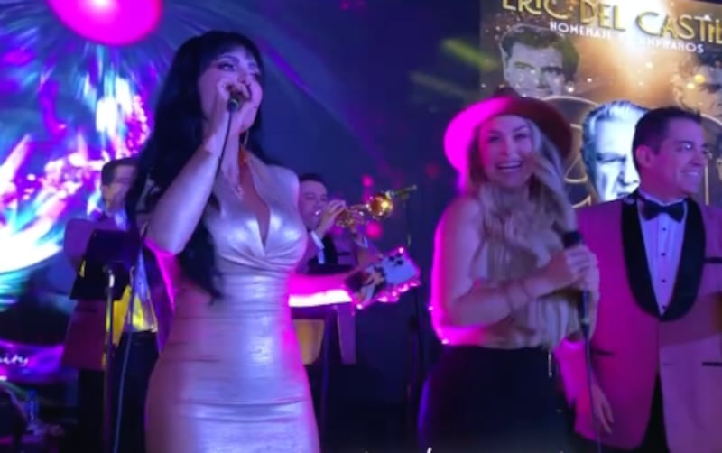 Maribel Guardia y Aracely Arámbula en el homenaje a Eric del Castillo