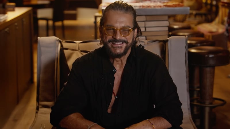 Ricardo Arjona innova con entrevista con IA para la promoción de su disco ‘Seco’