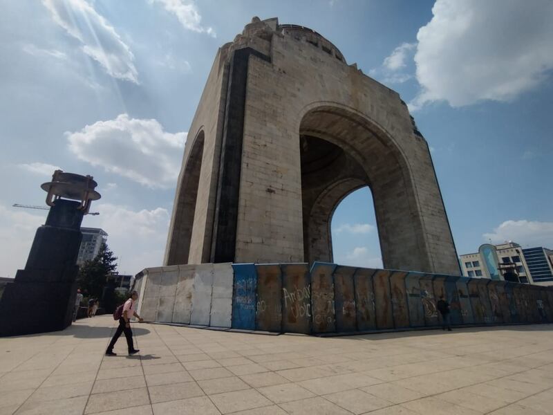 Comité 68 marcha para conmemorar 55 años de matanza en Tlatelolco