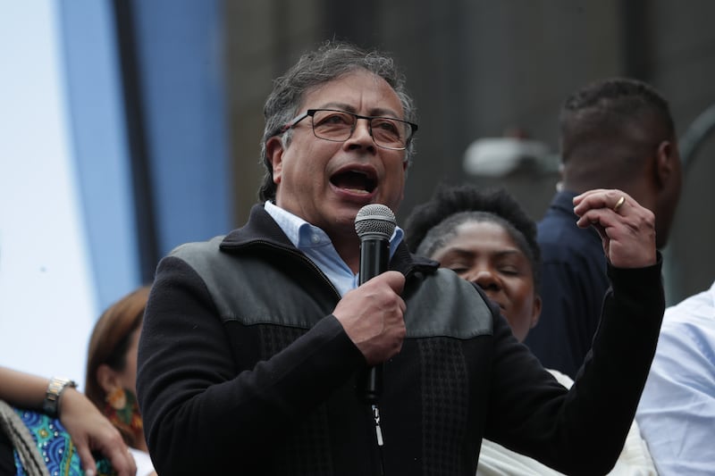 El presidente Gustavo Petro, durante su intervención en la manifestación en su apoyo en Bogotá