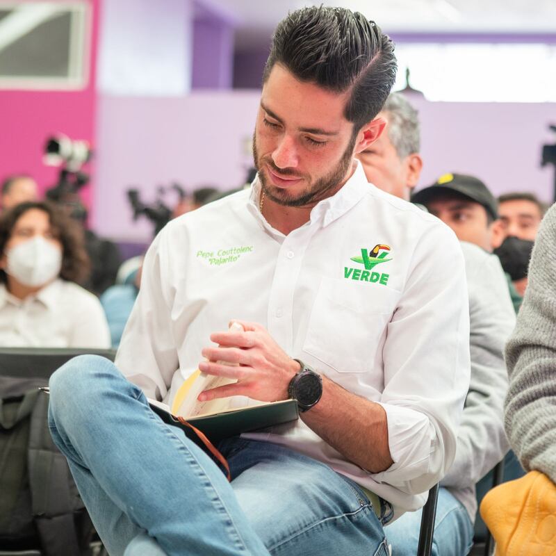 Delfina Gómez y Pepe Couttolenc quisieron firmar este pacto ambientalista con esta ceremonia ancestral.