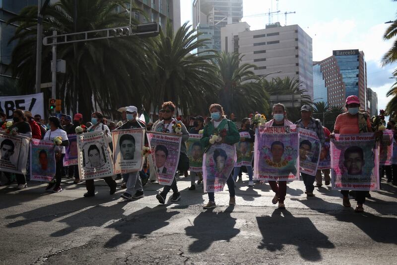 Marcha por los 8 años de Ayotzinapa