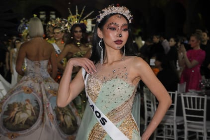 Candidatas de todas partes del mundo se unieron a la celebración de Día de Muertos como parte de las primeras actividades de la edición número 73 del certamen de Miss Universo, en donde desfilaron las reinas de belleza durante la 'Gala de Catrinas’ con el objetivo de recaudar fundos para poblaciones vulnerables.