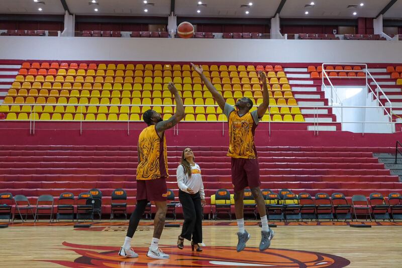 Mara Lezama celebra regreso del básquetbol profesional a Quintana Roo