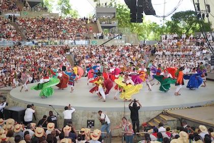 Arrancan las fiestas de Lunes de Cerro en la Guelaguetza 2024