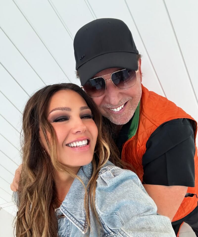 Foto de Thalía y Tommy Mottola recuperada del Instagram oficial de la cantante: @thalia