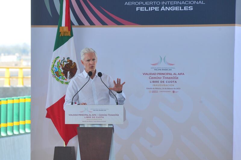 Alfredo del Mazo y AMLO inauguran vialidad principal de acceso al AIFA