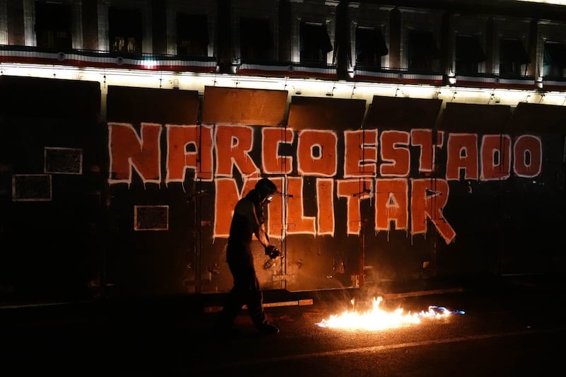 A 9 años de la desaparición de normalistas de Ayotzinapa, continúa reclamo de justicia